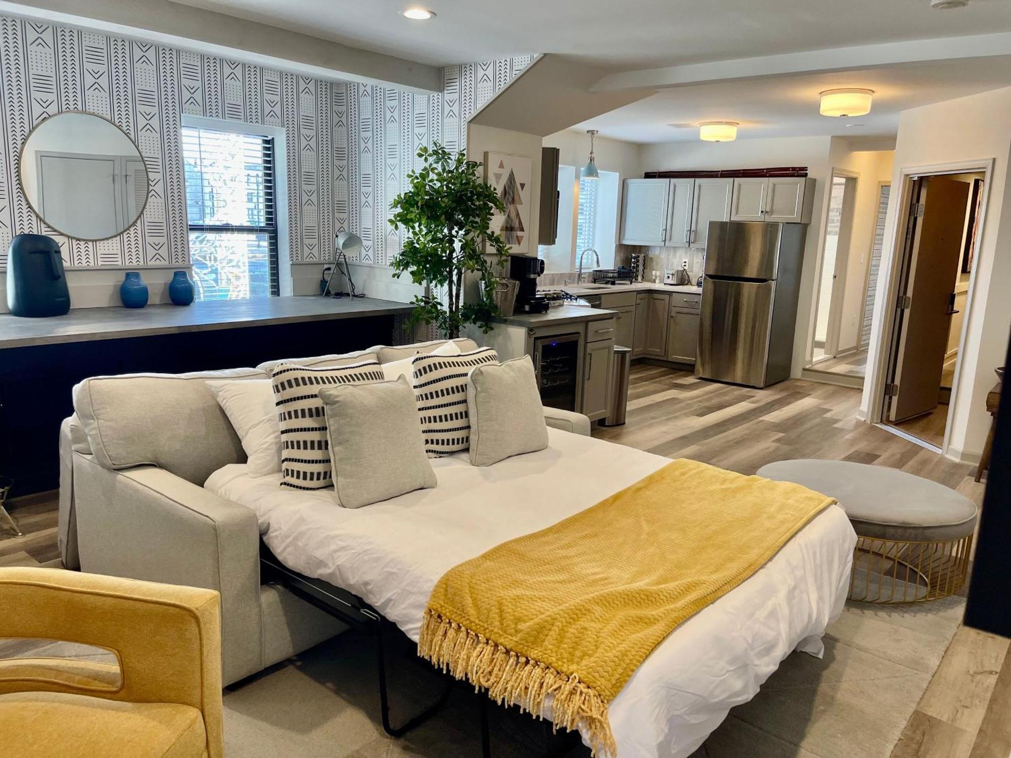 Modern Fully Renovated Suite & Loft In Downtown Trenton Exterior foto