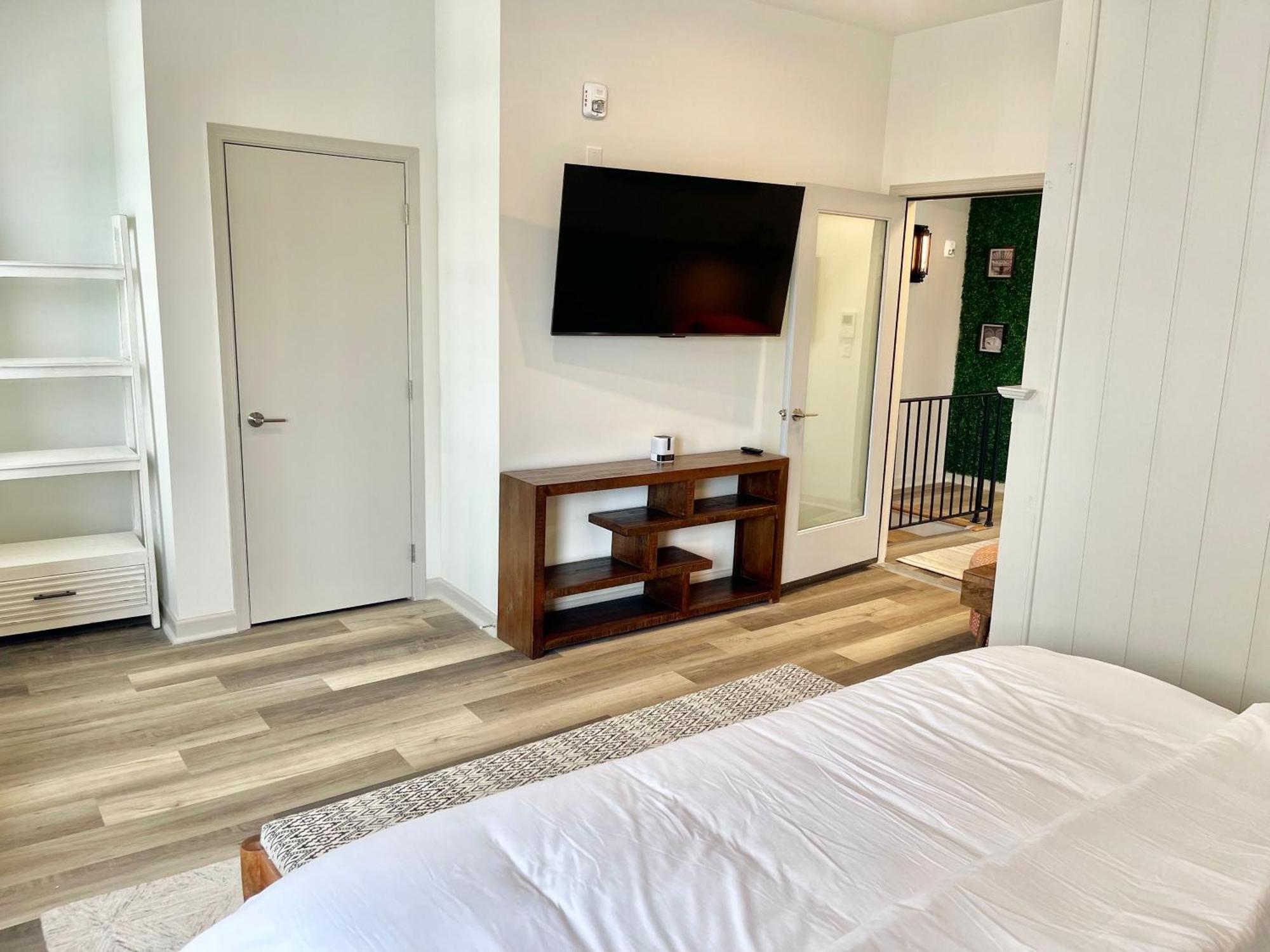Modern Fully Renovated Suite & Loft In Downtown Trenton Exterior foto