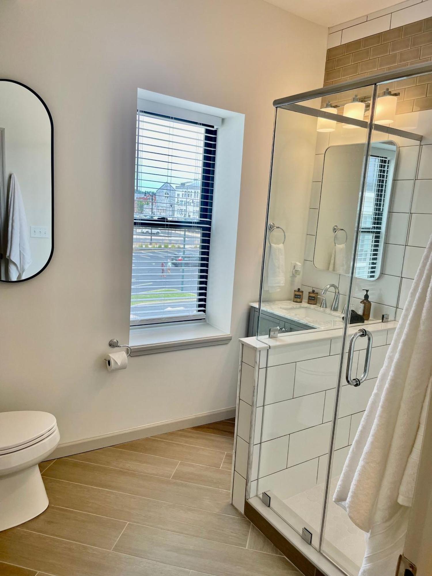 Modern Fully Renovated Suite & Loft In Downtown Trenton Quarto foto
